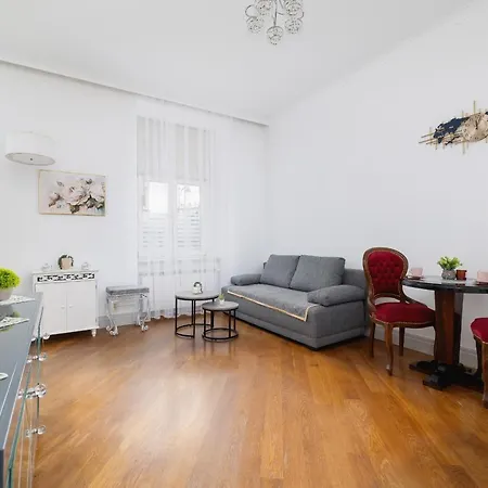 Starowislna Studio For 4 Guests Old Town Cracow By Renters *