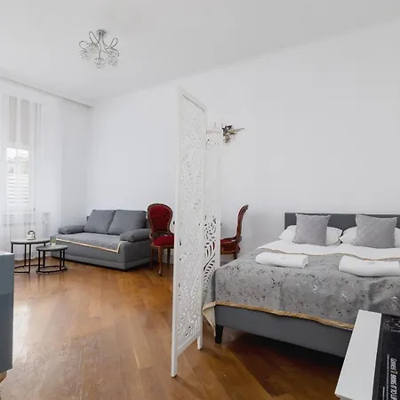 아파트 Starowislna Studio For 4 Guests Old Town Cracow By Renters 크라쿠프