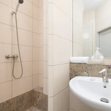 Starowislna Studio For 4 Guests Old Town Cracow By Renters * 크라쿠프